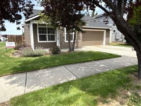 3243 Sw Juniper Ave - Photo 1 of 1