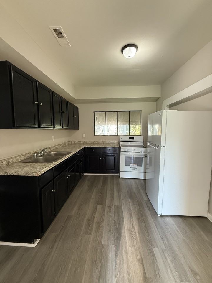 412 Bryant St #1 - Photo 4 of 12