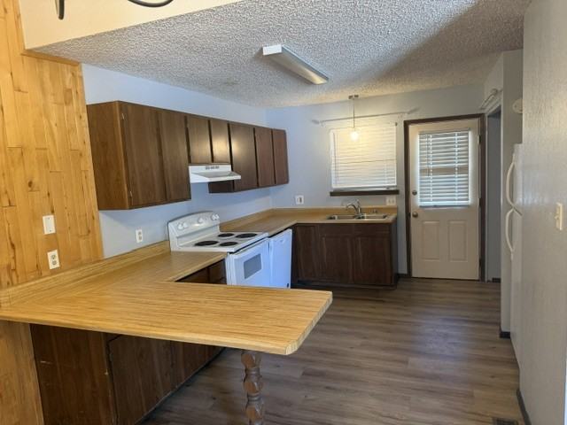 303 Raquet Drive - 1Fox Hollow #1 - Photo 2 of 20