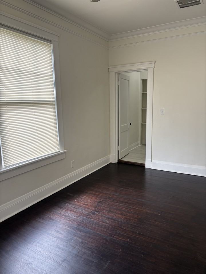 Glenview Ave #1 - Photo 4 of 15