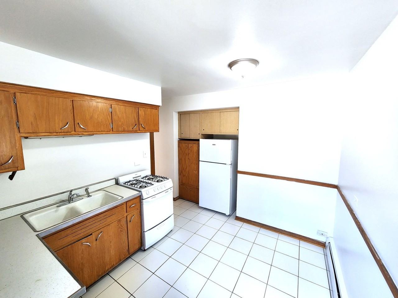 J.E.R & Associates 2117 - Photo 4 of 18