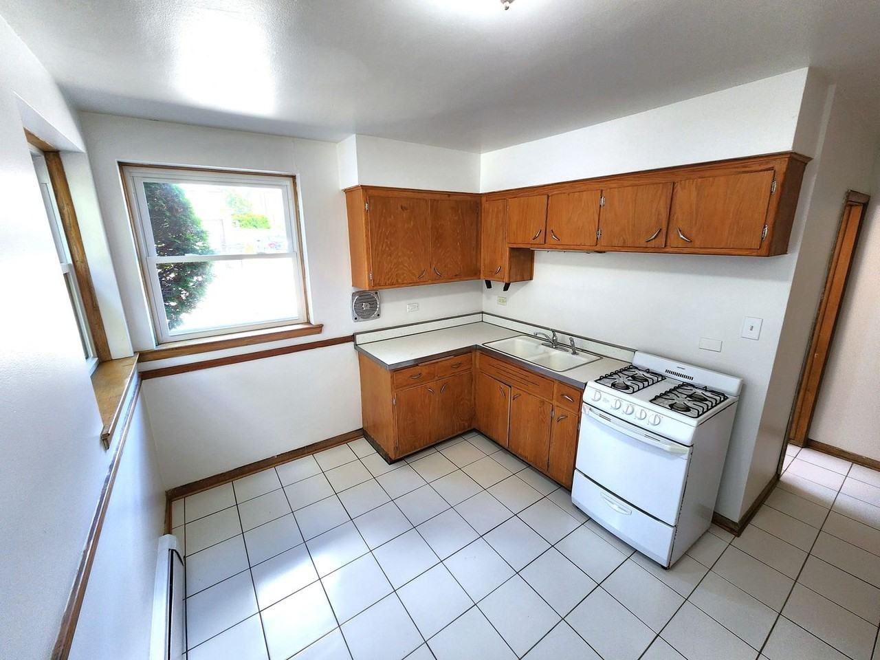 J.E.R & Associates 2117 - Photo 5 of 18