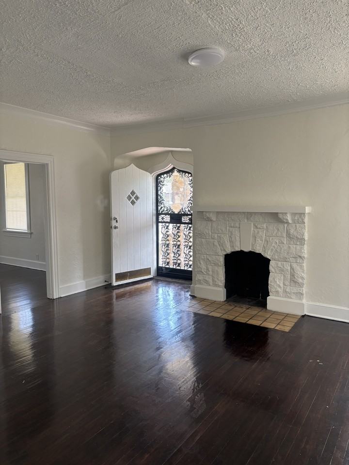 N Auburndale Pl #1 - Photo 2 of 10