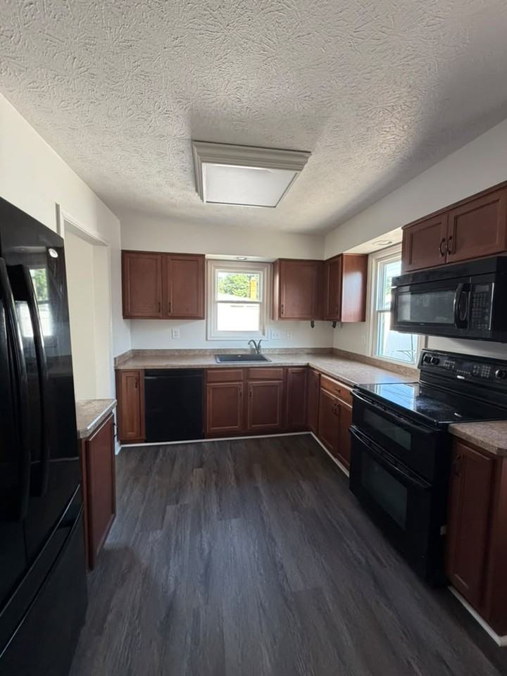 26381 Drakefield Ave #1 - Photo 2 of 19