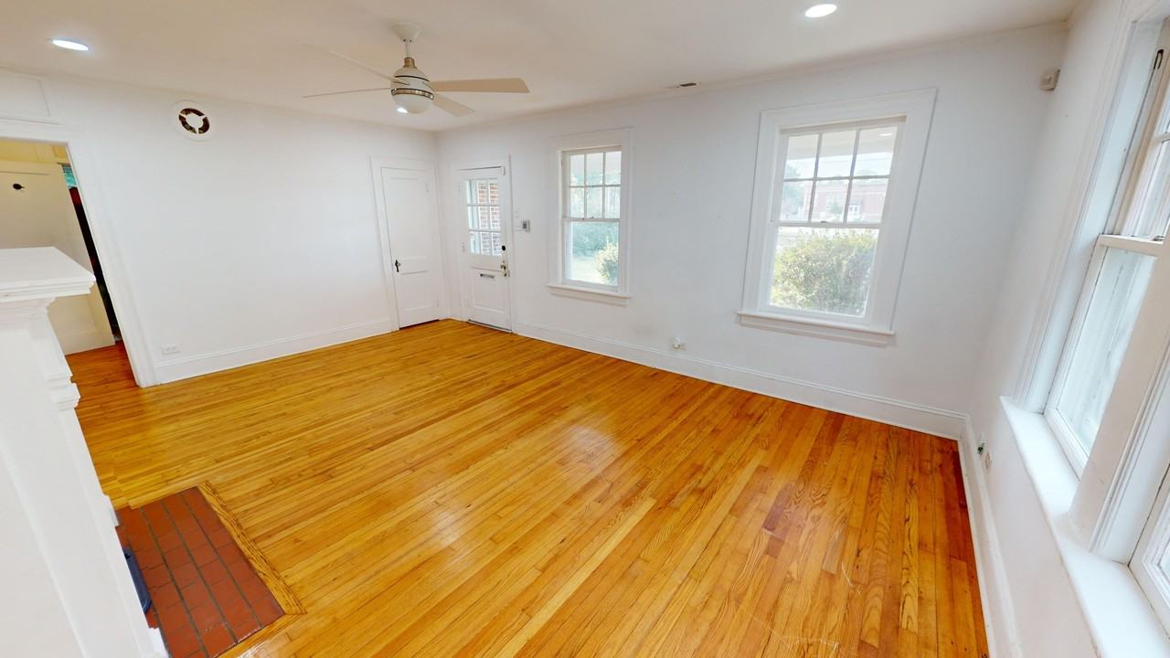 608 N Jackson St #1 - Photo 6 of 24