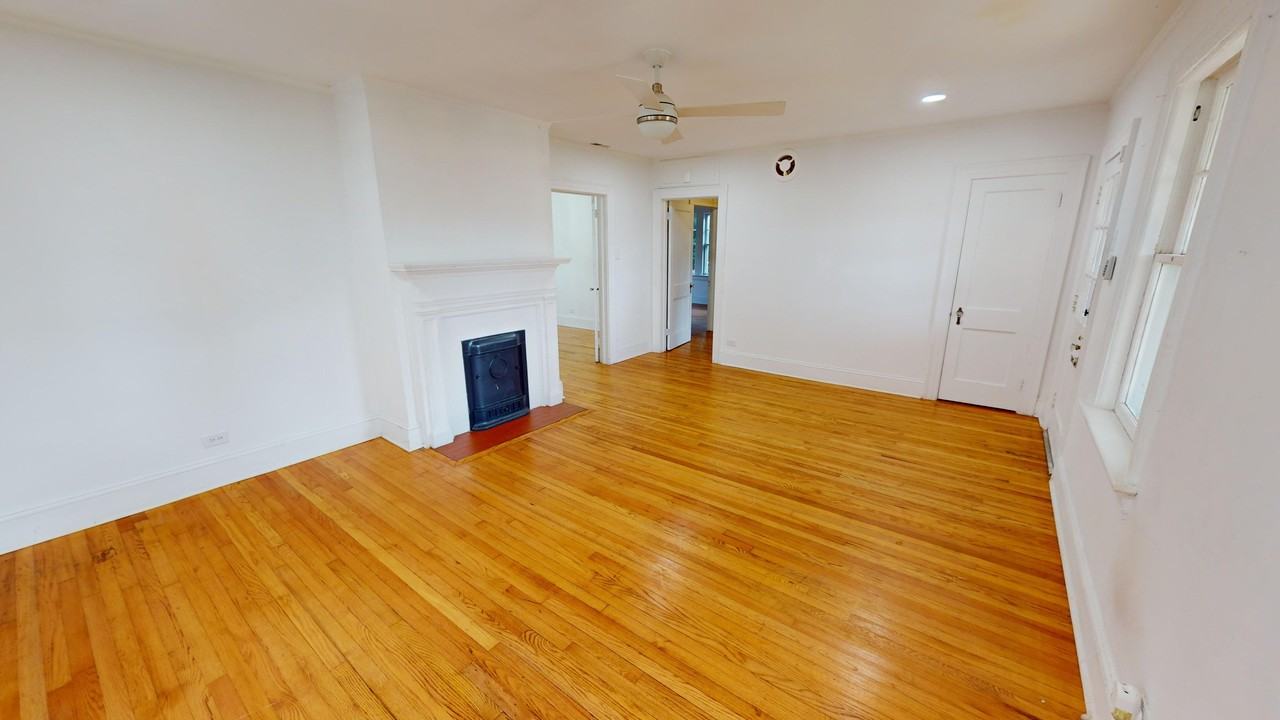 608 N Jackson St #1 - Photo 7 of 24
