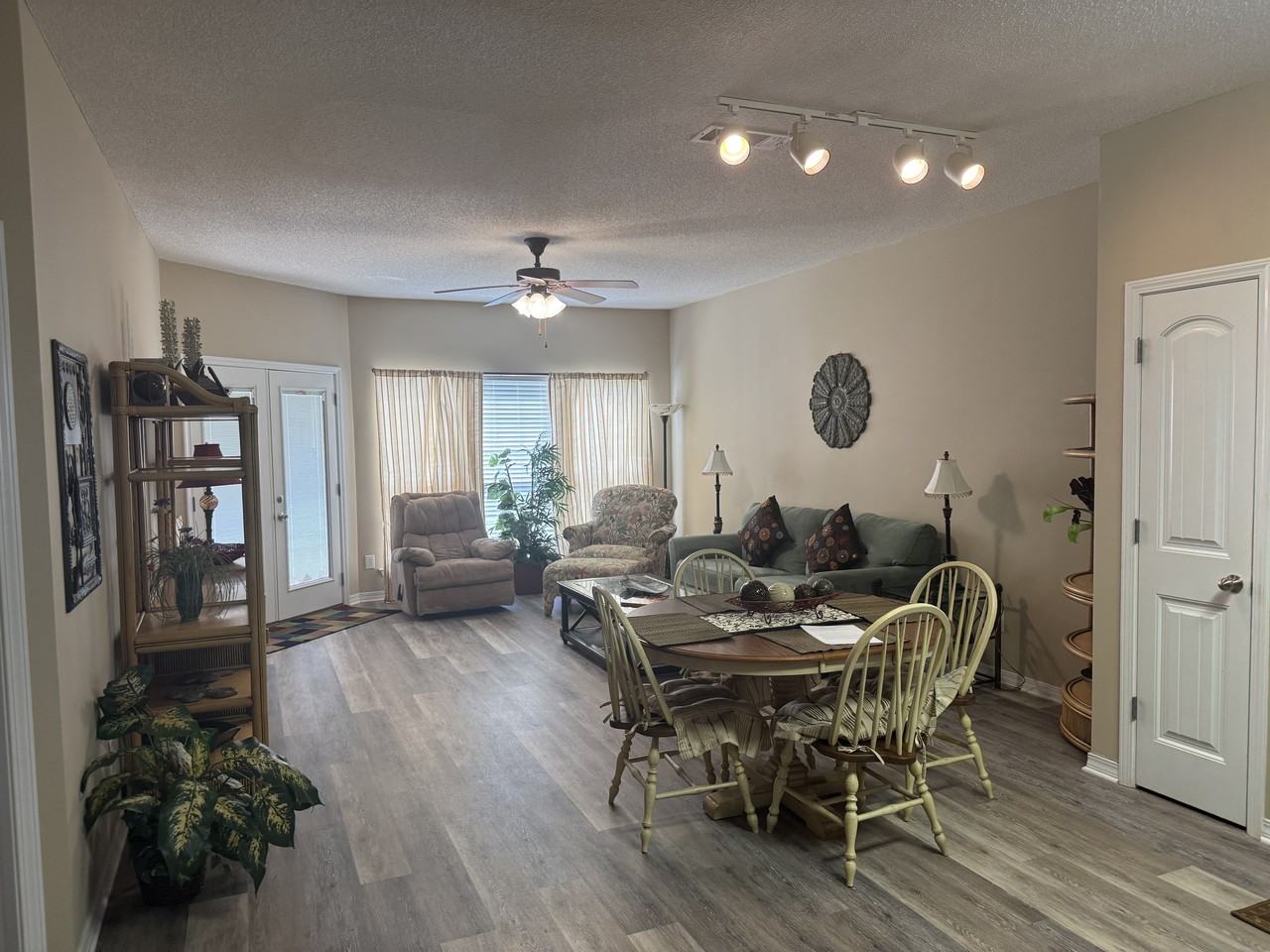 2651 S Juniper St #1 - Photo 4 of 10