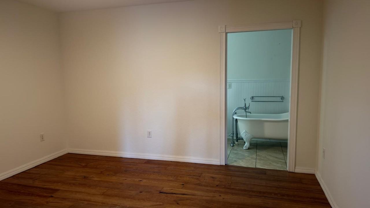 7531 Se 147th Pl #1 - Photo 7 of 10