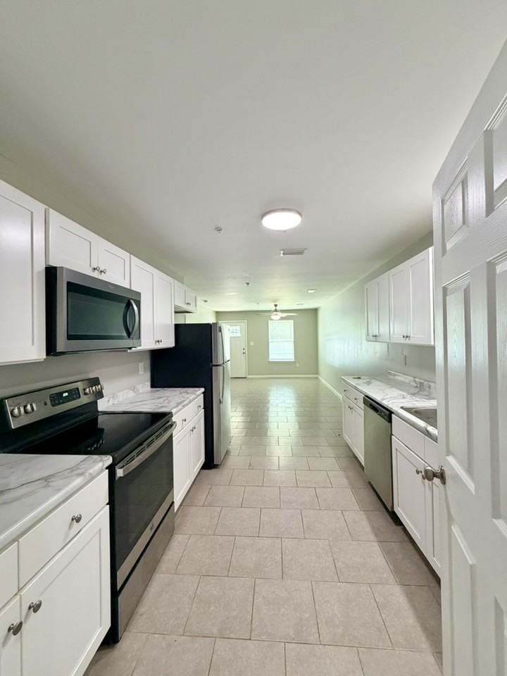 13222 13222 Wisconsin Street204 #204 - Photo 6 of 18