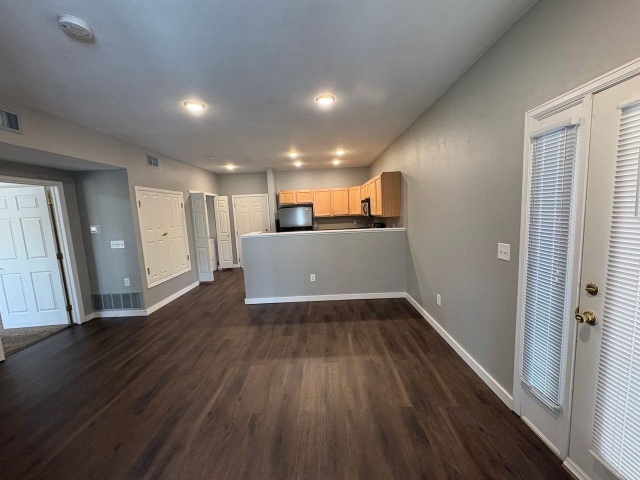1002 Lucca Dr - Photo 2 of 26