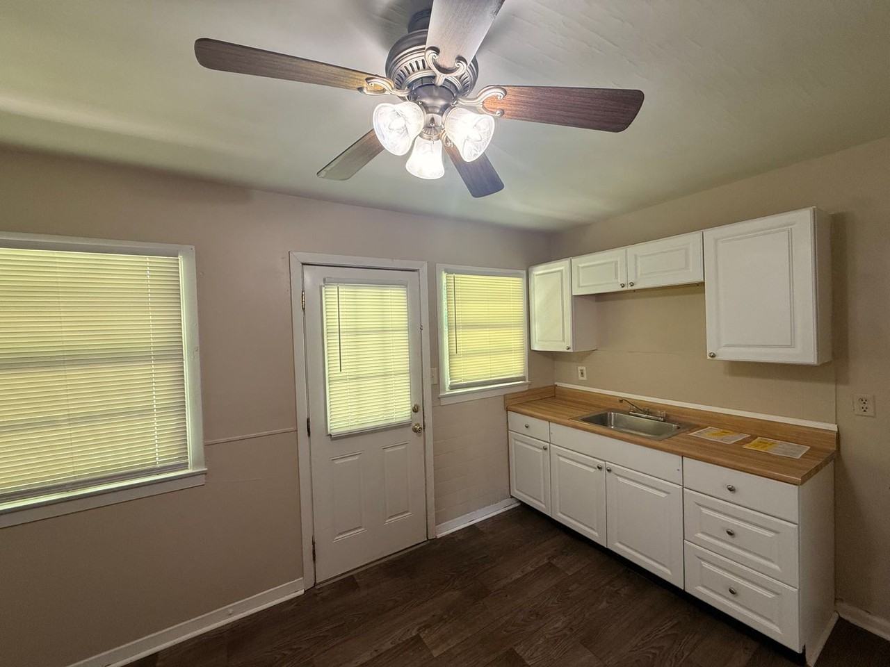 10705 Grafton Hall Rd - Photo 4 of 12