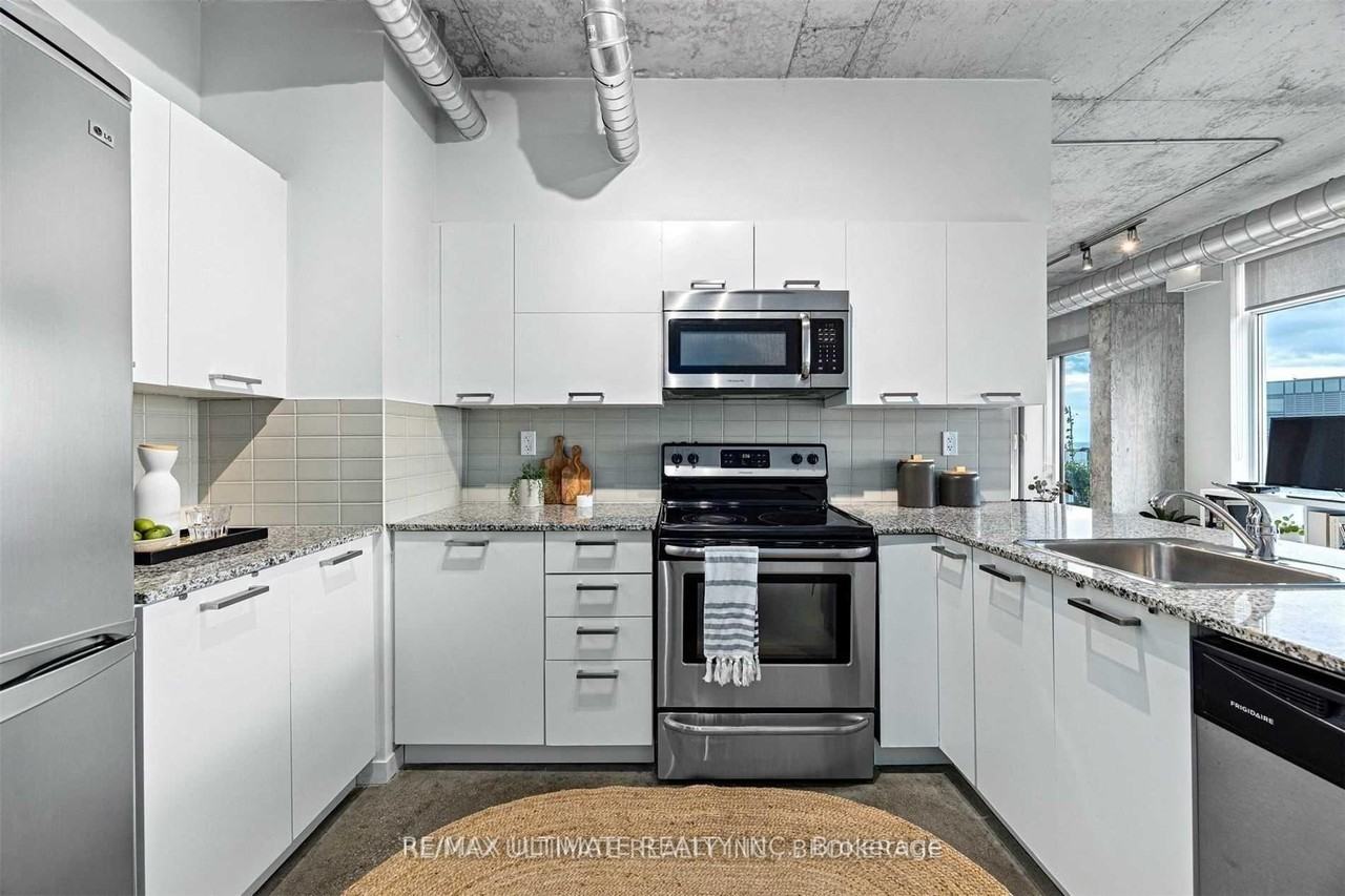 219 Fort York Boulevard - Photo 3