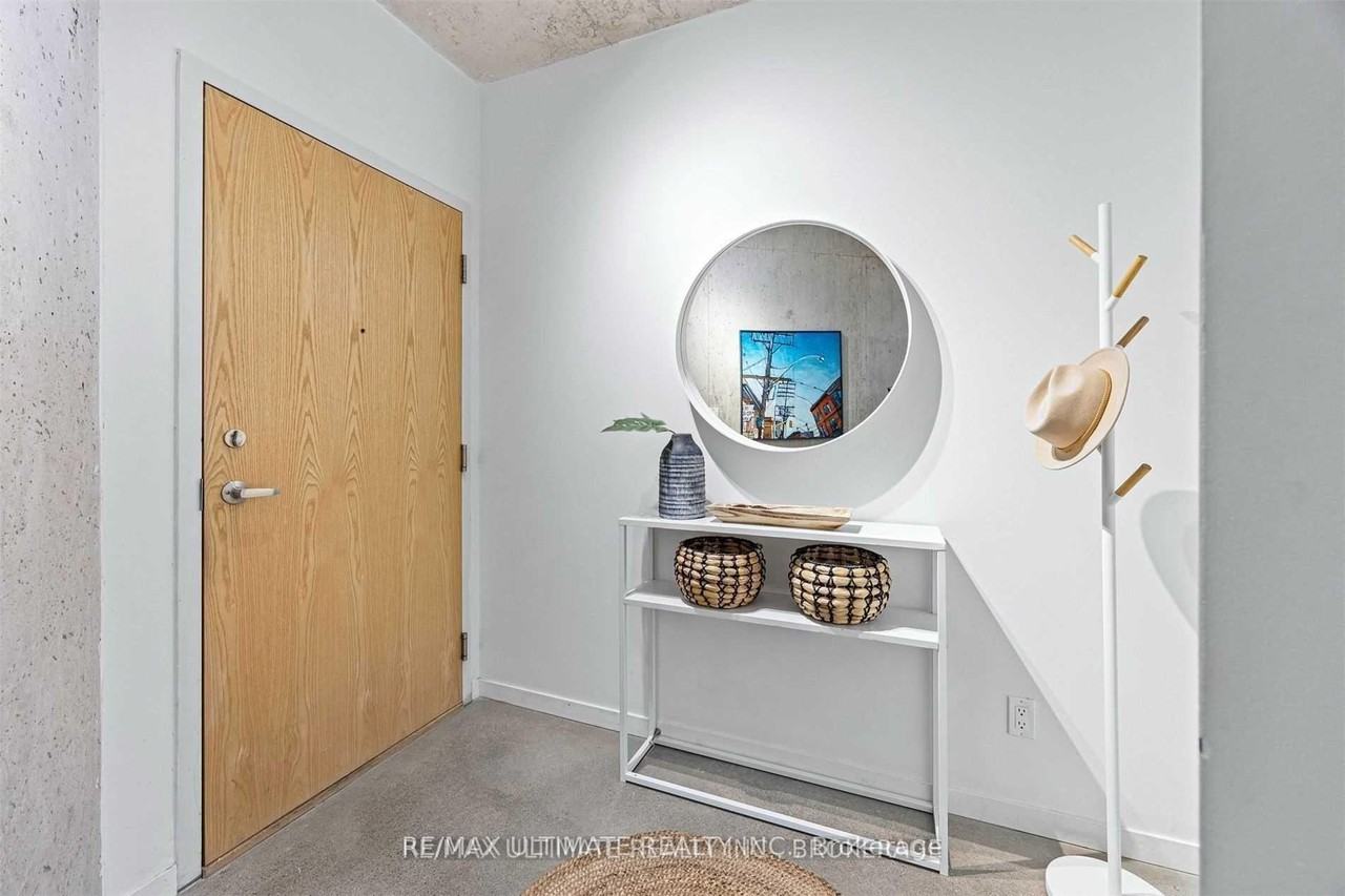 219 Fort York Boulevard - Photo 2