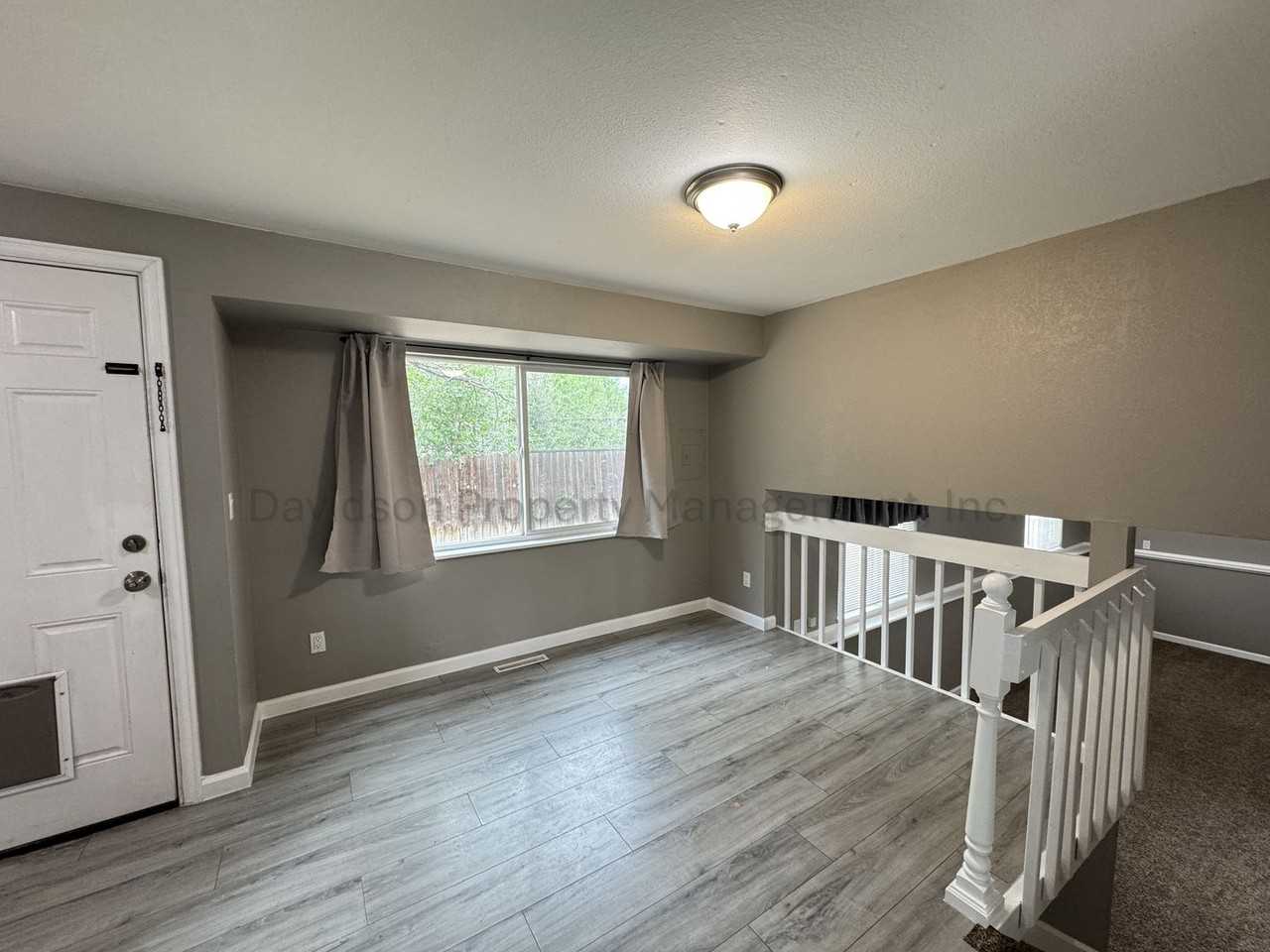 4470 Monica Dr - Photo 4 of 17