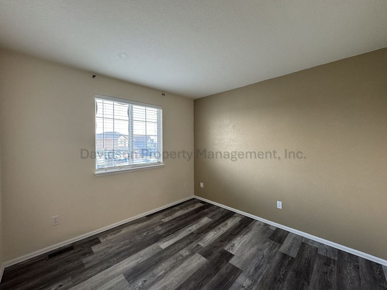 5372 Arroyo St - Photo 4 of 21