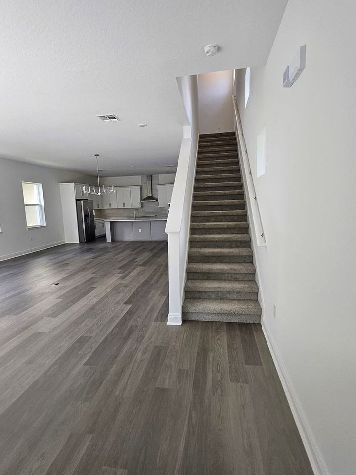 10172 Pearson Ave - Photo 3 of 36