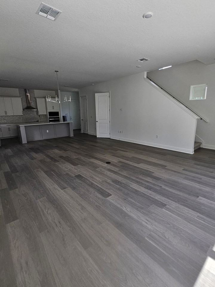 10172 Pearson Ave - Photo 5 of 36
