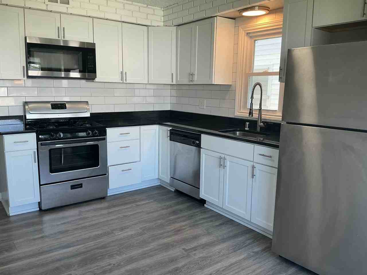 1818 W Howard Ave - Photo 2 of 12