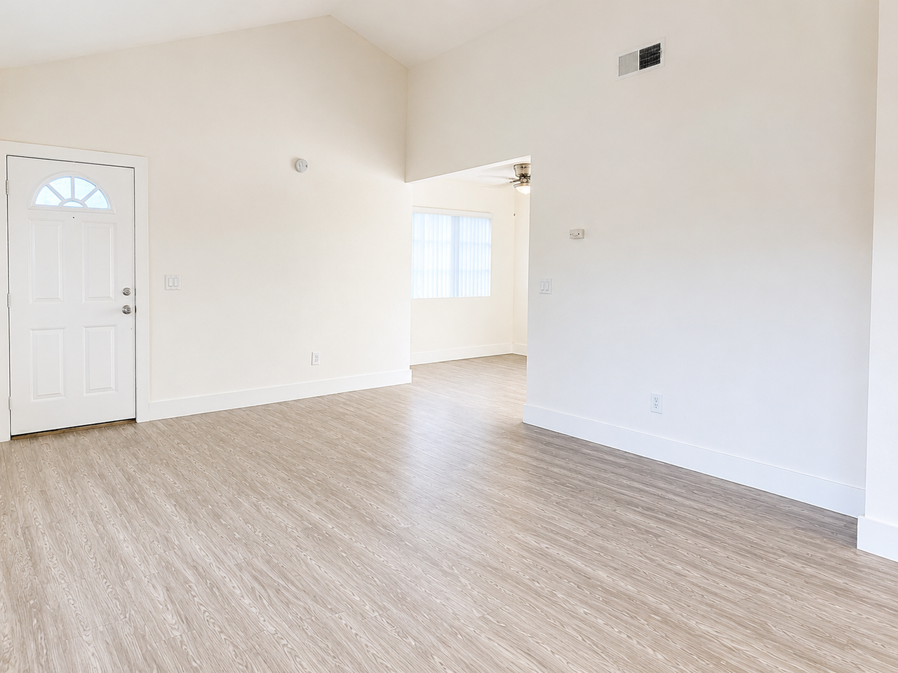 142 S Van Buren St - Photo 3 of 8