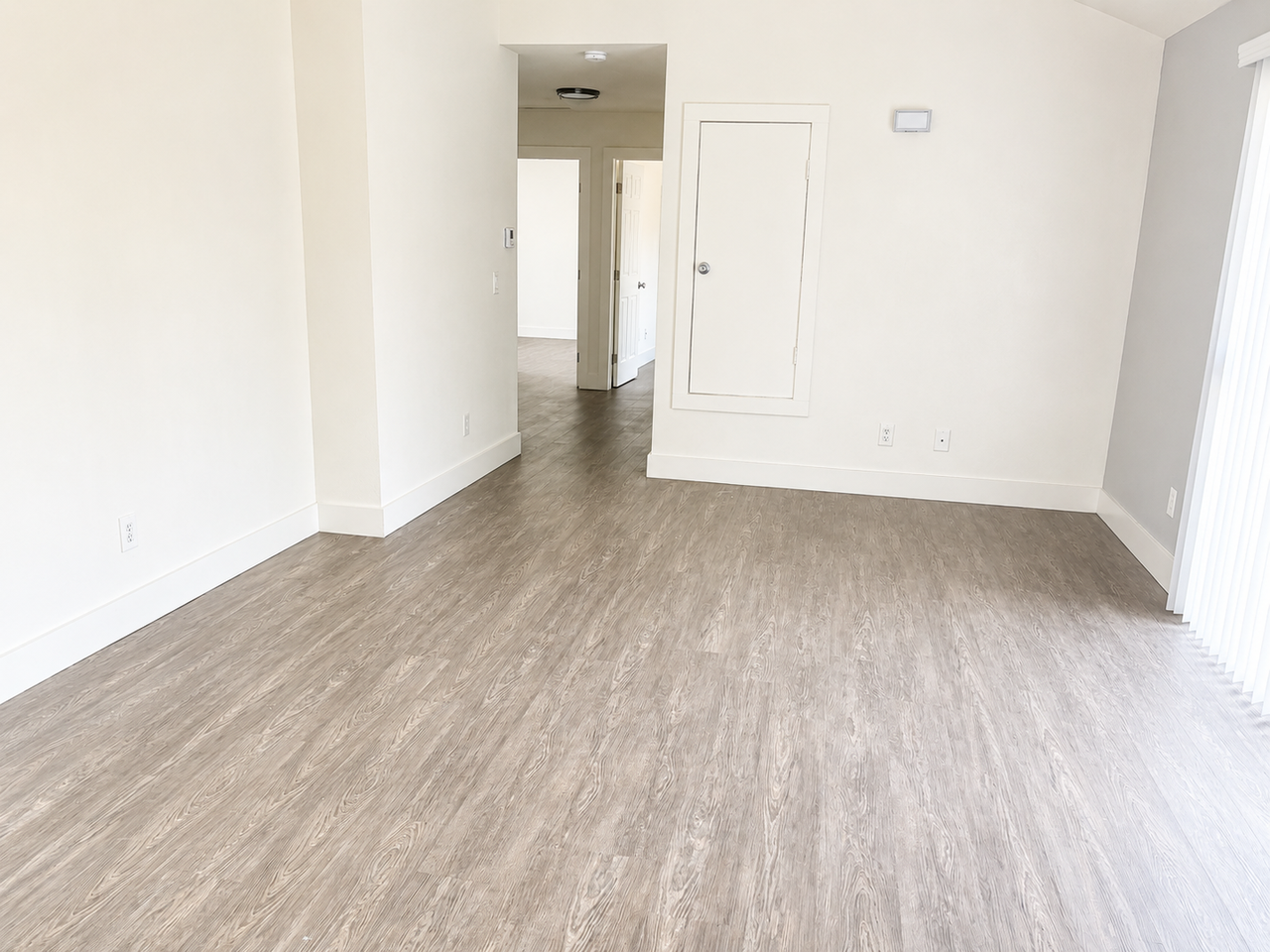 142 S Van Buren St - Photo 5 of 8