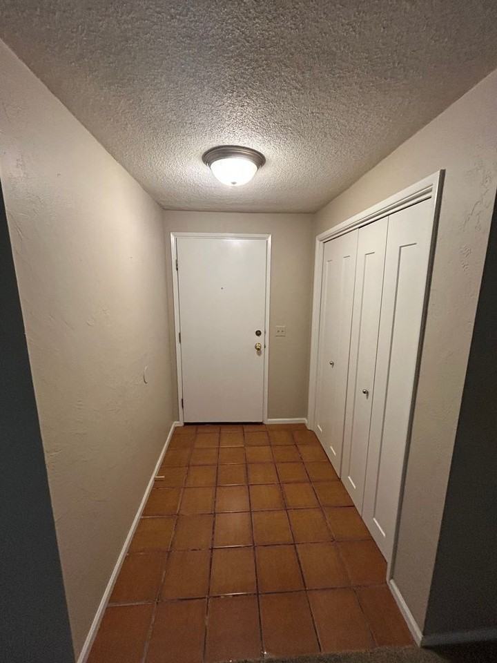 Kincaid Apts. - Photo 2 of 33