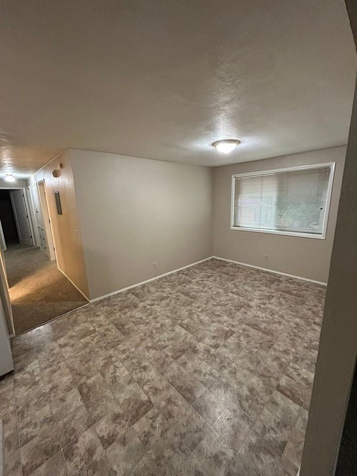 Kincaid Apts. - Photo 5 of 33