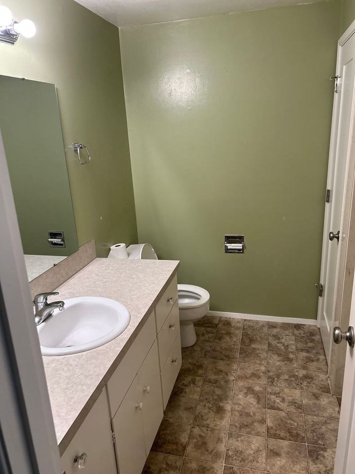 Kincaid Apts. - Photo 7 of 33