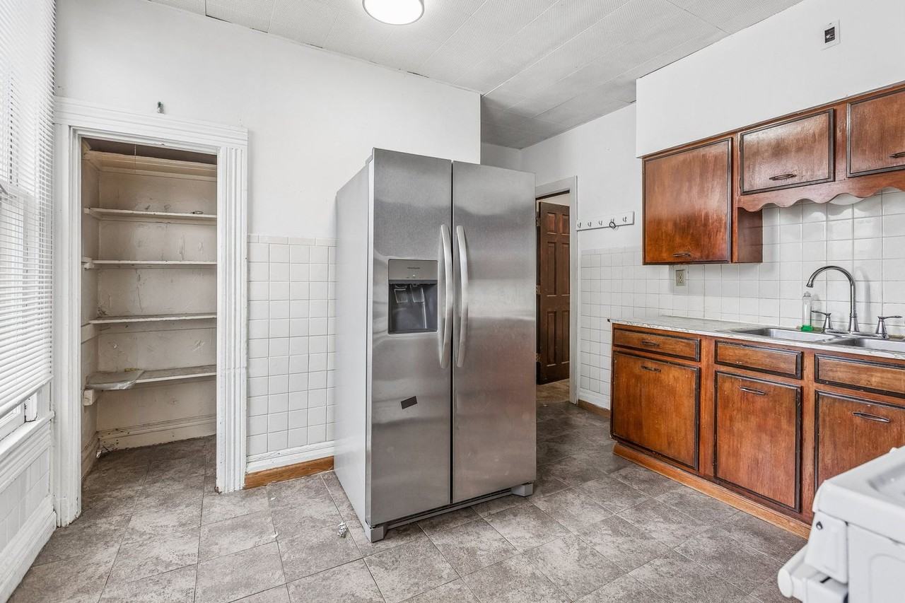 2533 Rees St - Photo 7 of 21