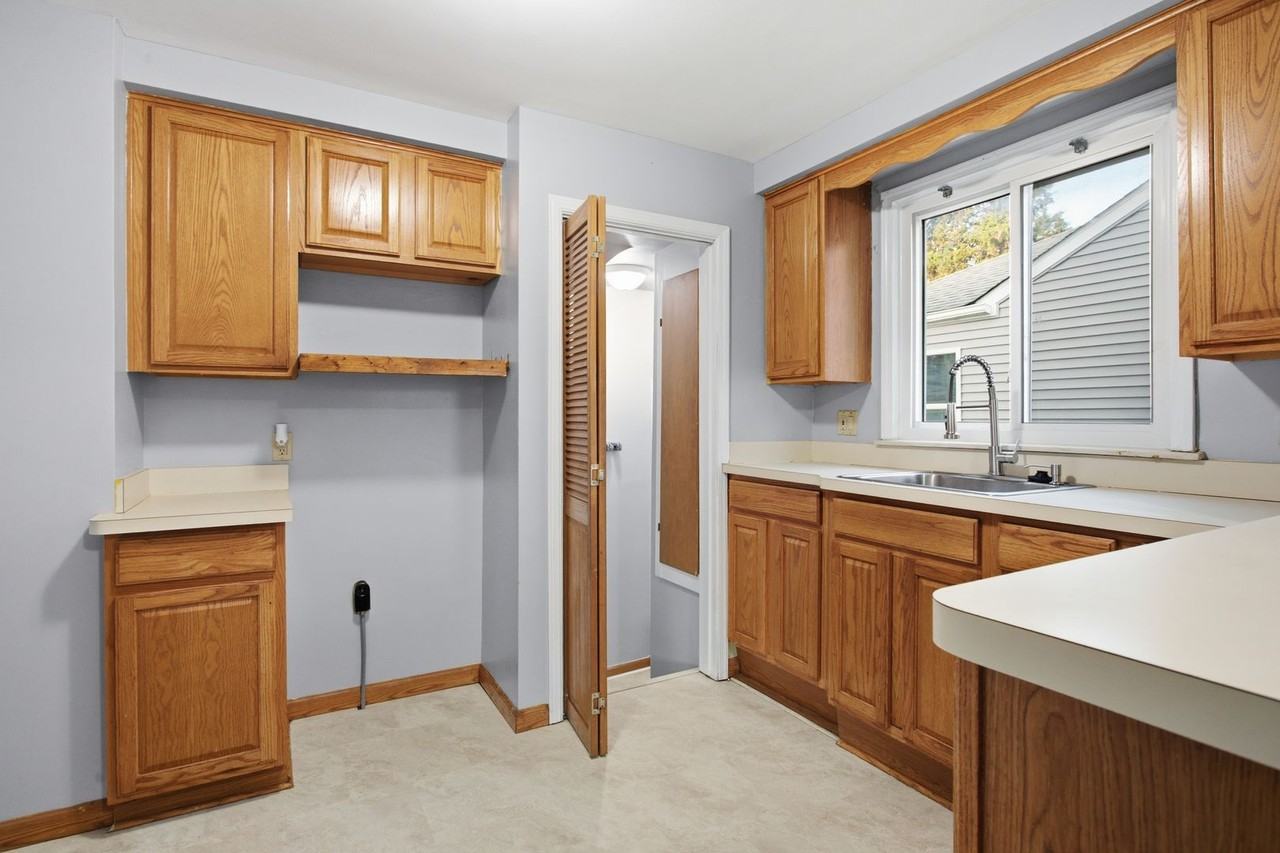 14650 College Ave - Photo 2 of 35