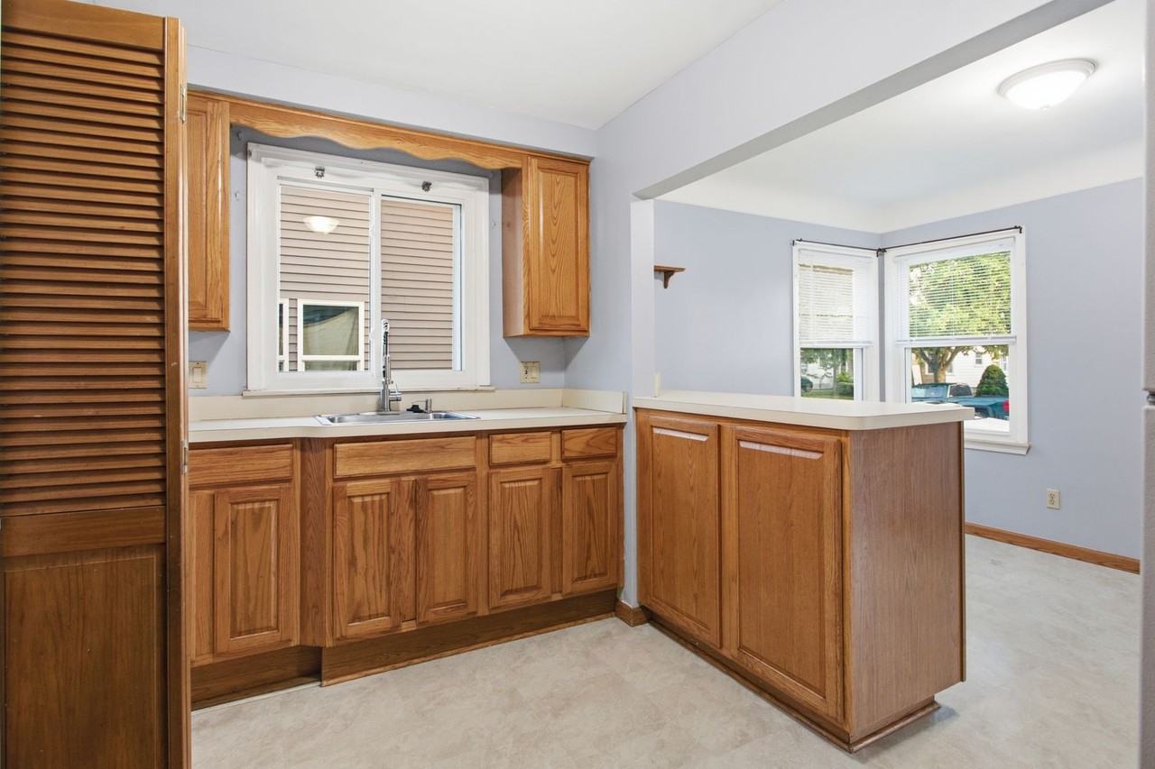 14650 College Ave - Photo 3 of 35