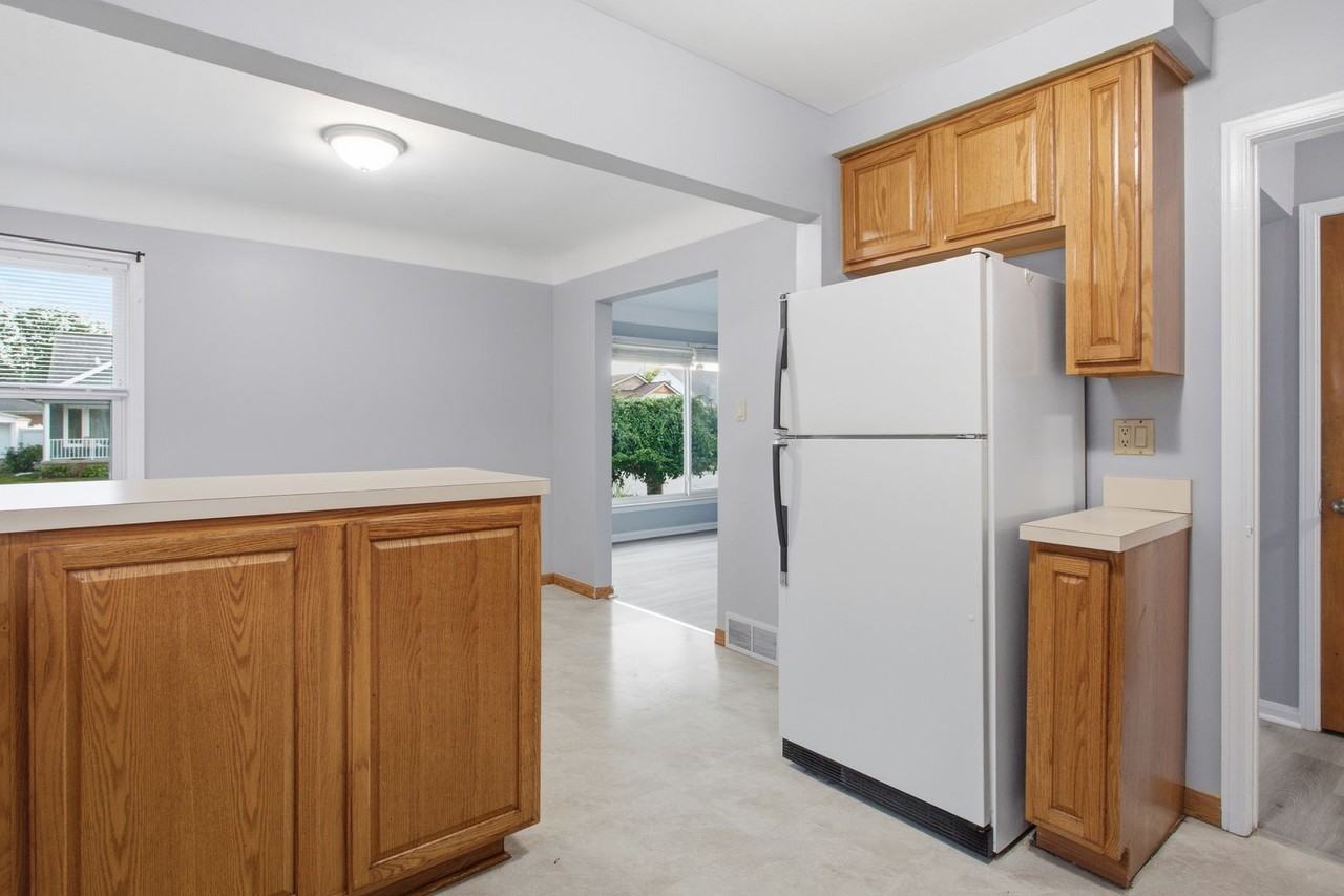 14650 College Ave - Photo 5 of 35