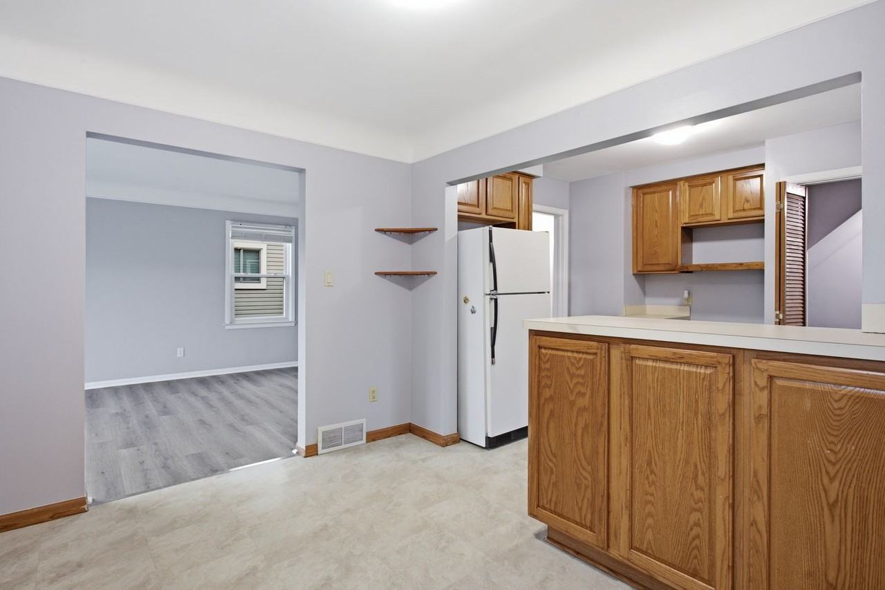 14650 College Ave - Photo 6 of 35