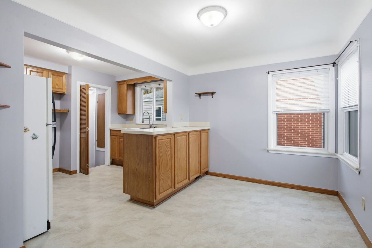 14650 College Ave - Photo 7 of 35