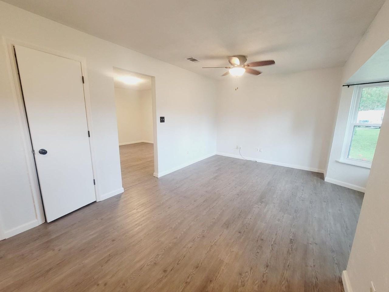 2136 Little River Ln - Photo 3 of 29