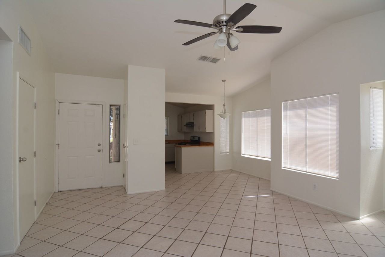 3261 W Avenida Destino - Photo 3 of 21