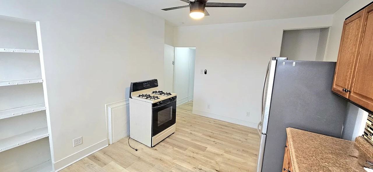 272 Butler St - Photo 3 of 23