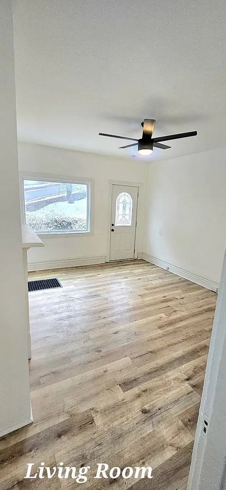 272 Butler St - Photo 4 of 23