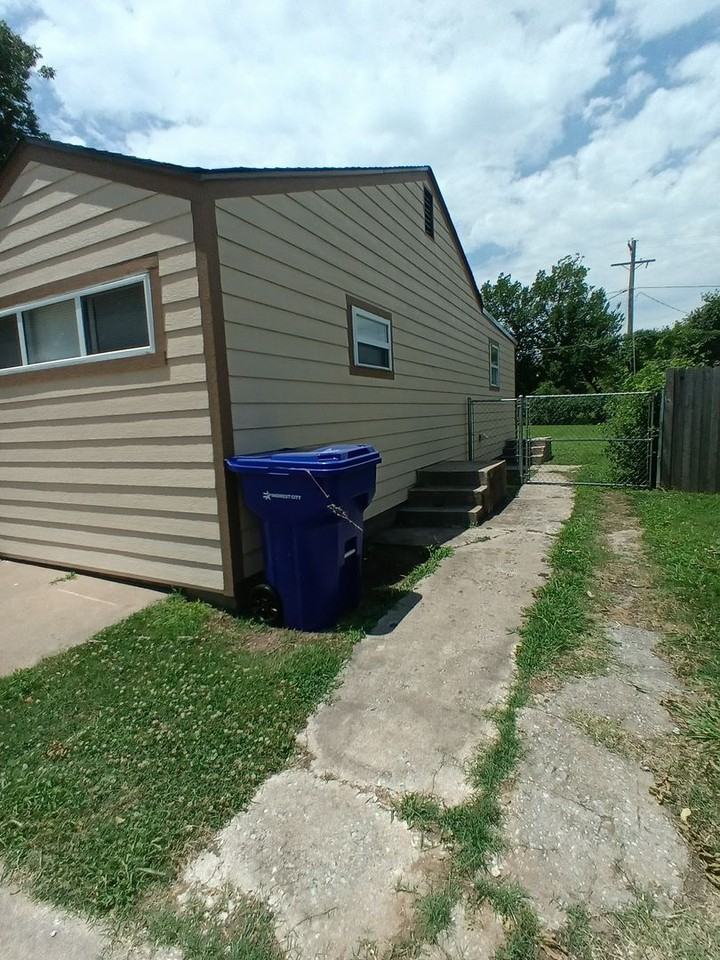 1405 Sandra Dr - Photo 2 of 28