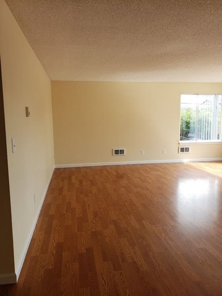 Taylor Avenue Apartments - Photo 6 of 28