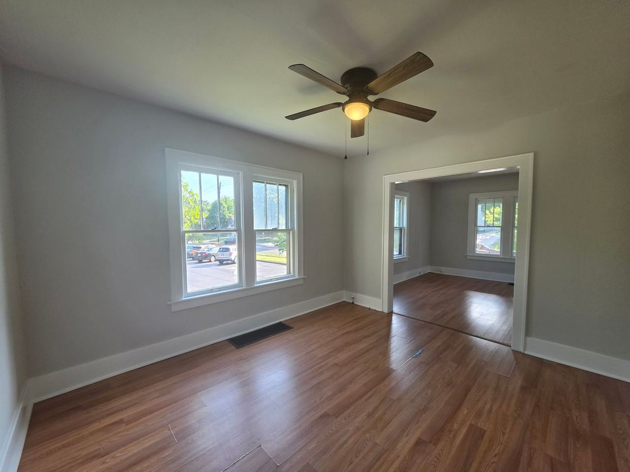 914 S Water St - Photo 4 of 18