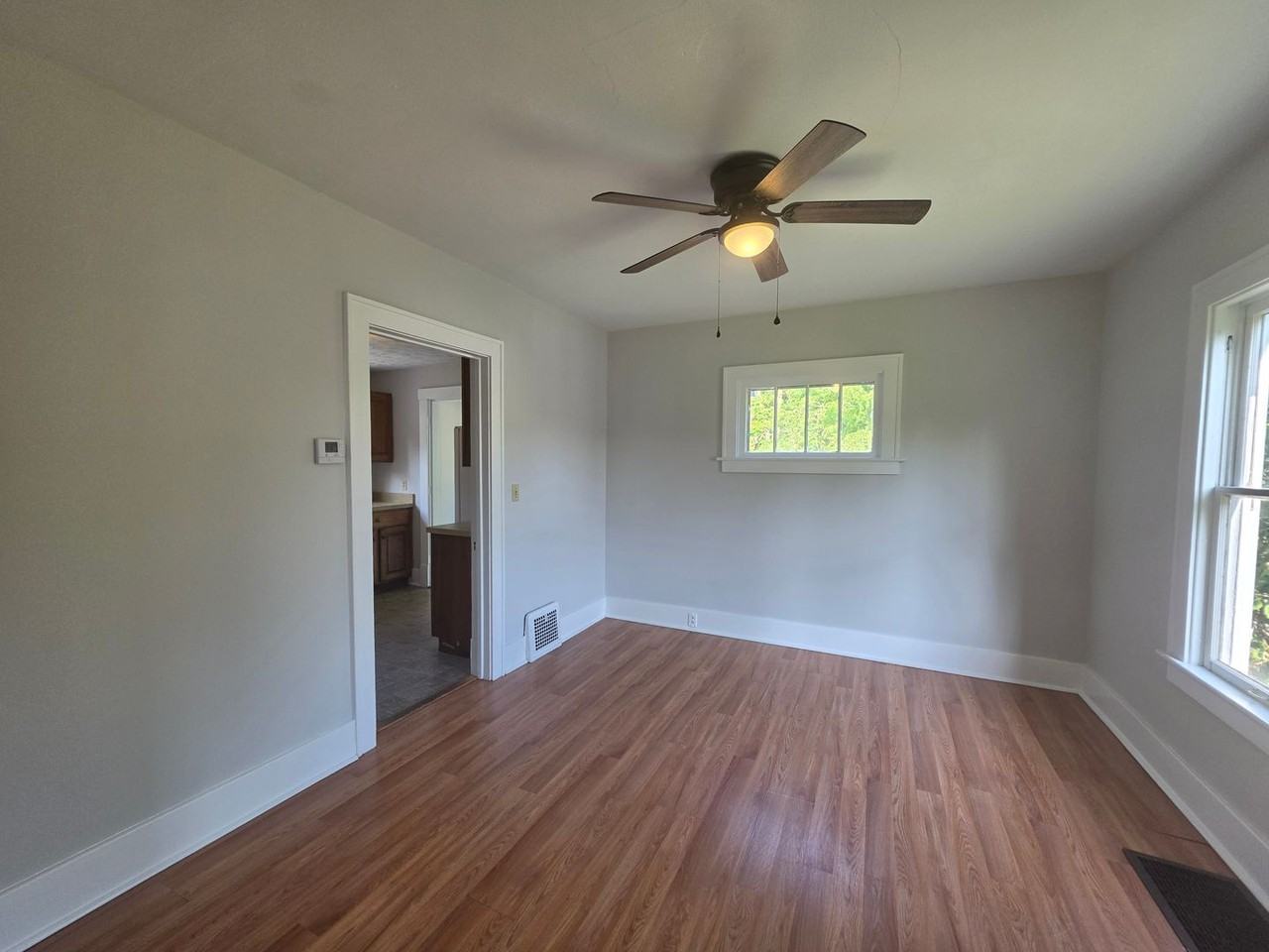 914 S Water St - Photo 5 of 18