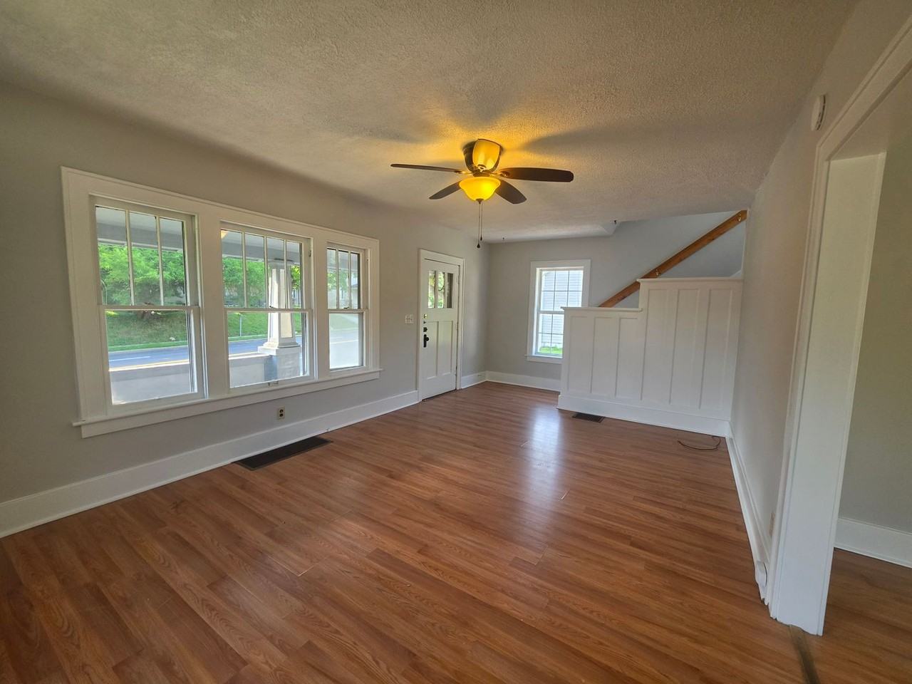 914 S Water St - Photo 6 of 18
