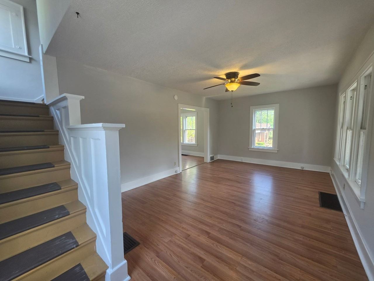 914 S Water St - Photo 7 of 18