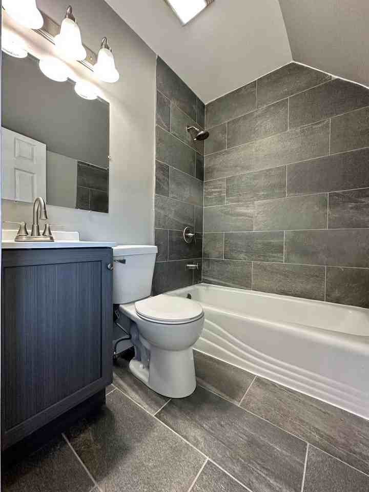 587 Charles Ave - Photo 4 of 13