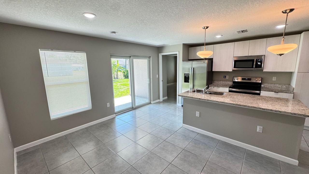 851 San Filippo Dr Se - Photo 6 of 30