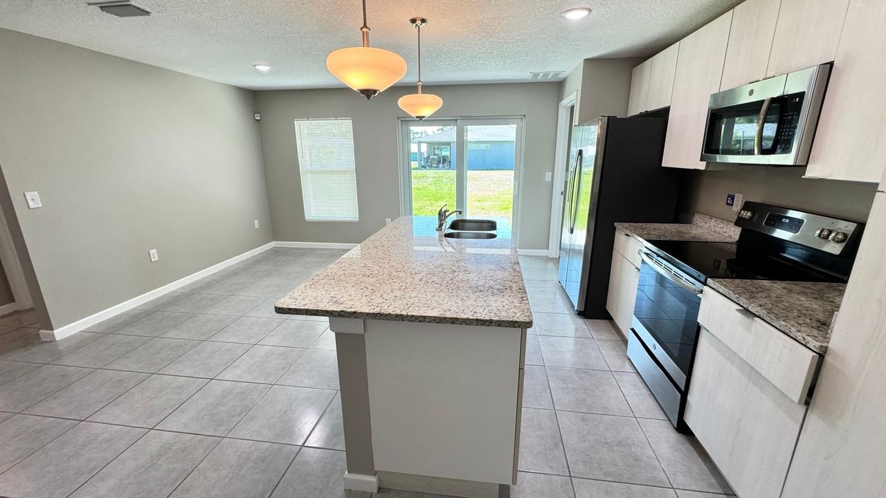 851 San Filippo Dr Se - Photo 7 of 30