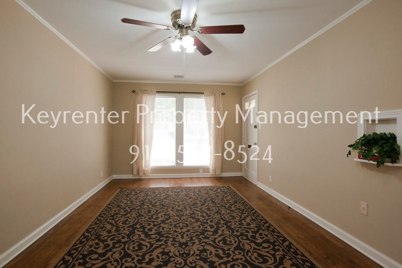 929 E 37th Pl - Photo 3 of 12