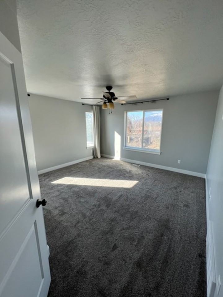 583 N 400 E - Photo 2 of 25