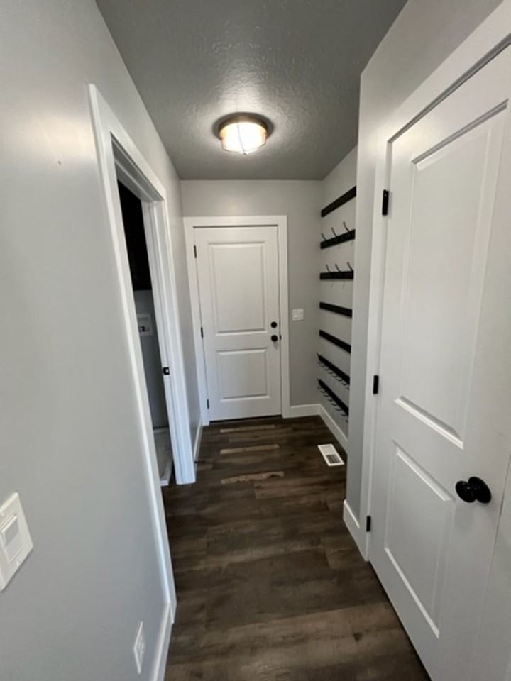 583 N 400 E - Photo 5 of 25
