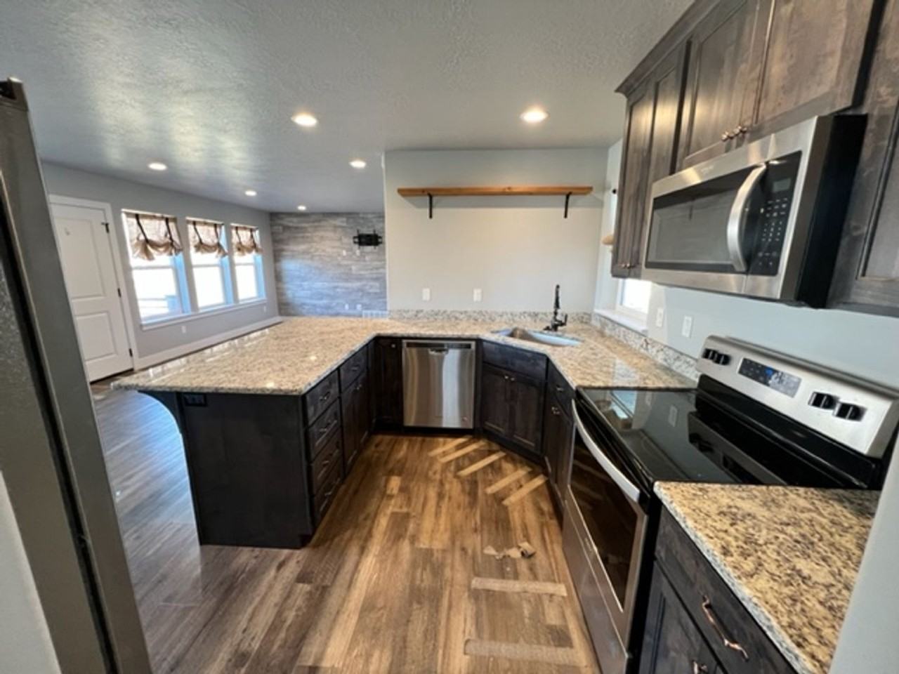 583 N 400 E - Photo 7 of 25